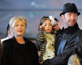 Hugh Jackman con su esposa Deborra Lee y Ava